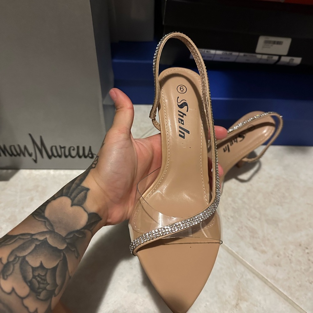 Heels - Picture 4 of 6